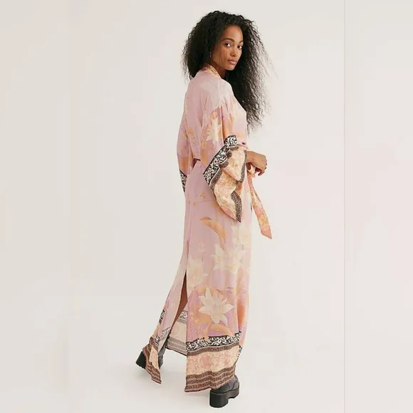 Spell & The Gypsy Pink Cherry Blossom Kimono Set - Picture 4 of 14